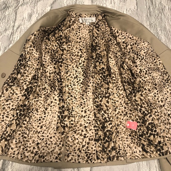 🎀 Tahari Tan Blazer - Picture 3 of 4
